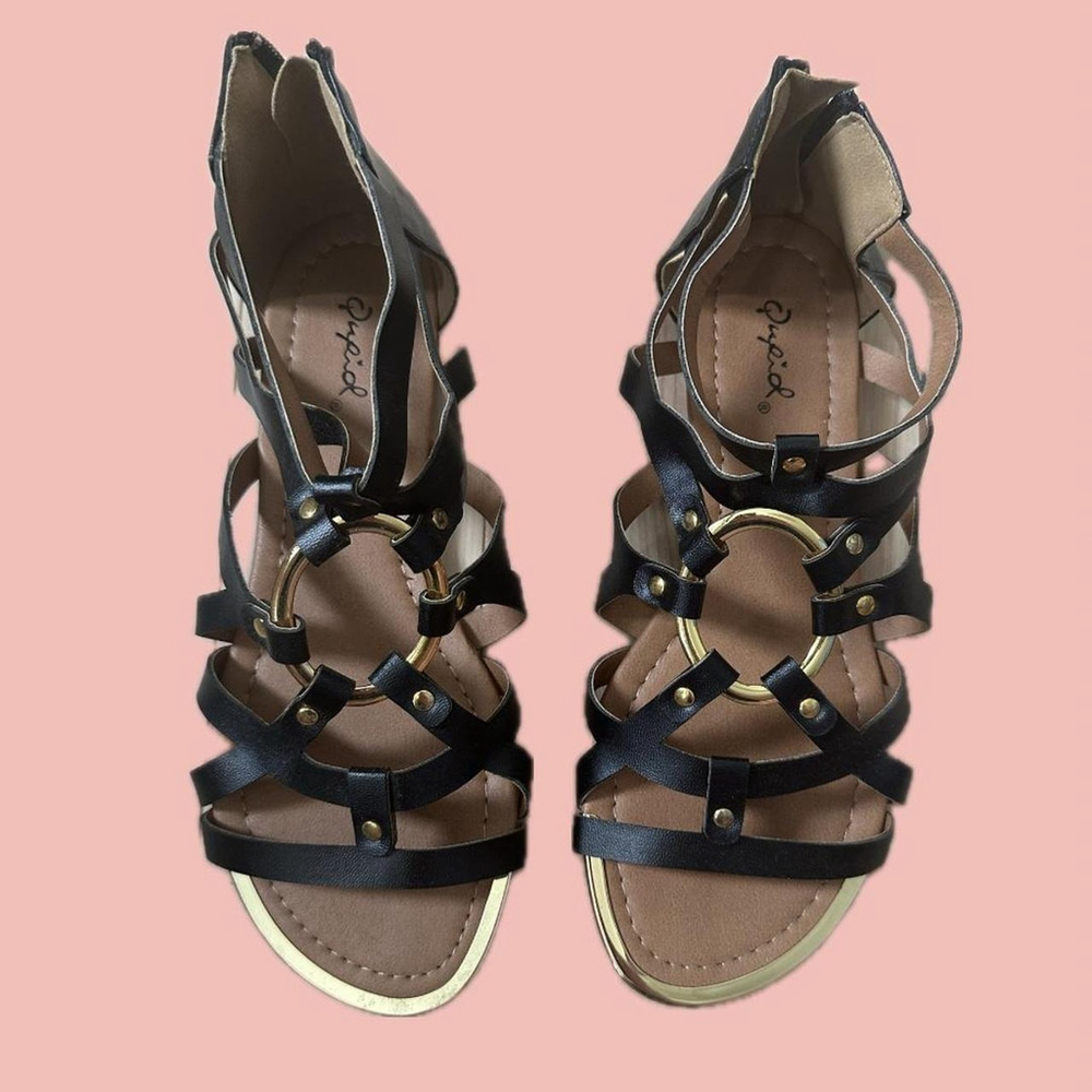 Qupid Black Gladiator Sandals – Gold Detail, Size 7